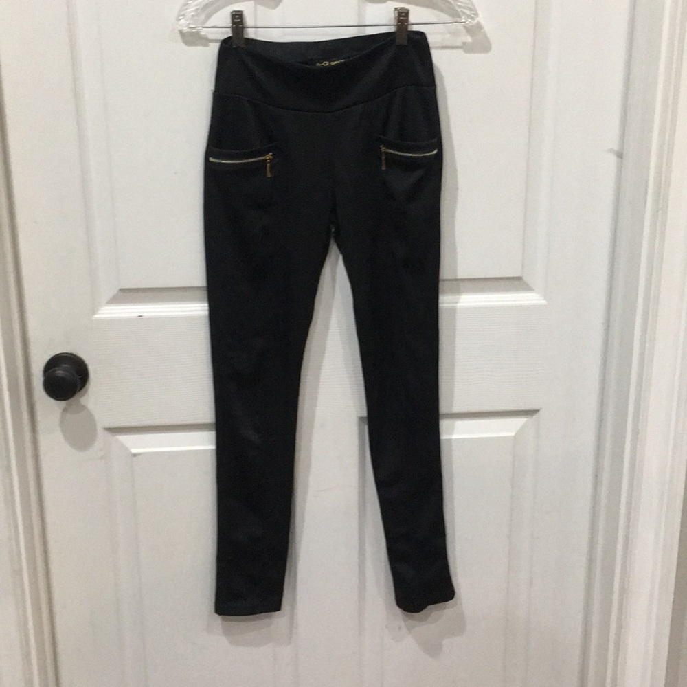 Fashion Leggings with Gold Zipper Pockets